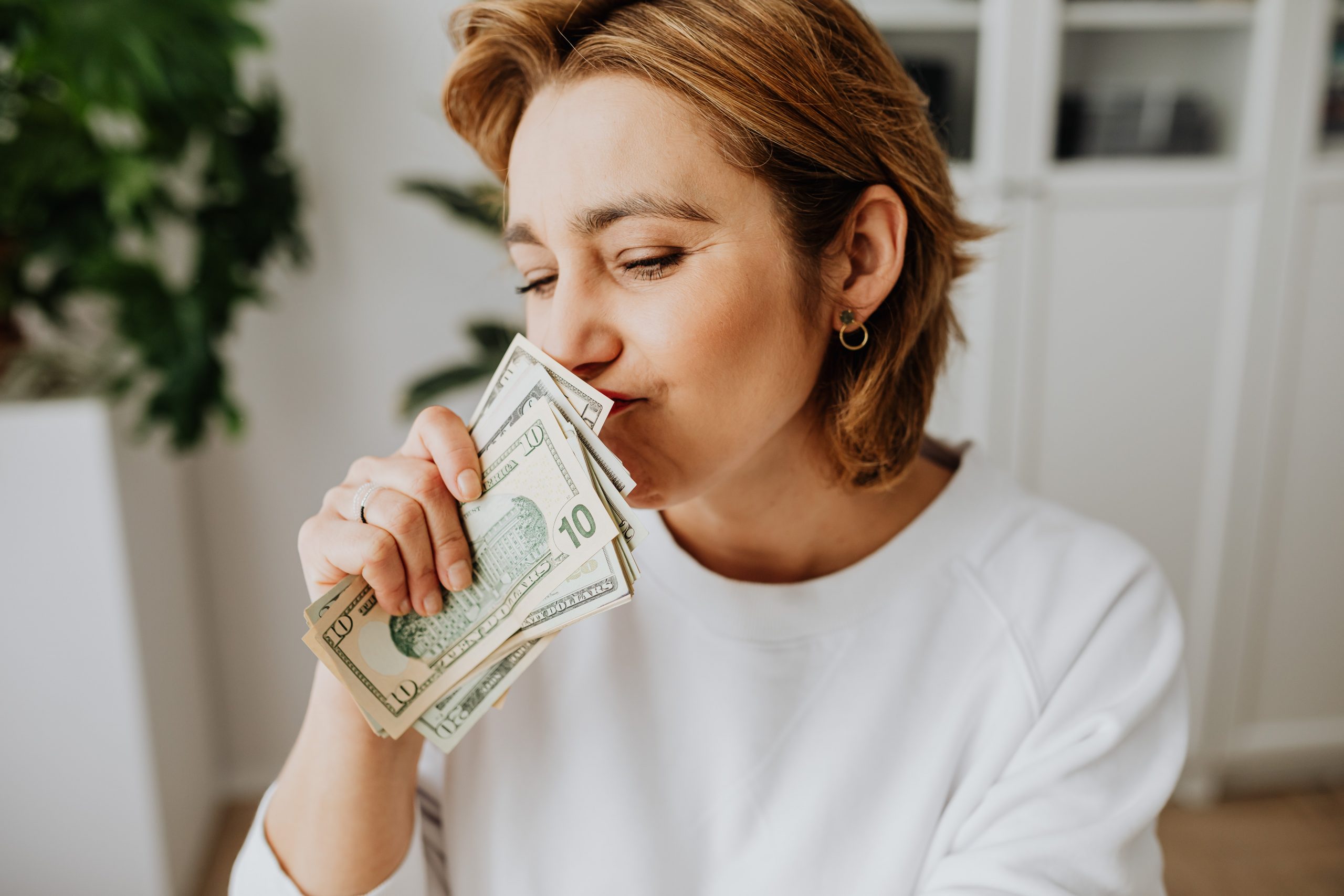 Aider financièrement son mari quand on est femme au foyer  Femme à part